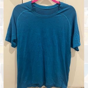 Mens Lululemon training shirt size L